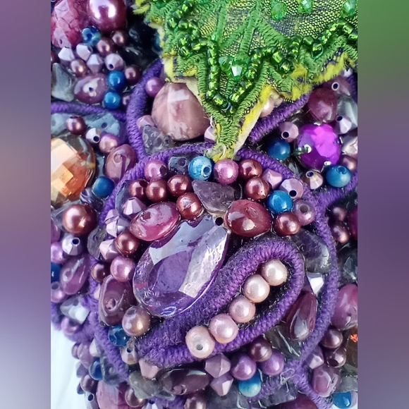 Mary Frances Purple Grapes Cluster Beaded Wristlet - Picture 8 of 16